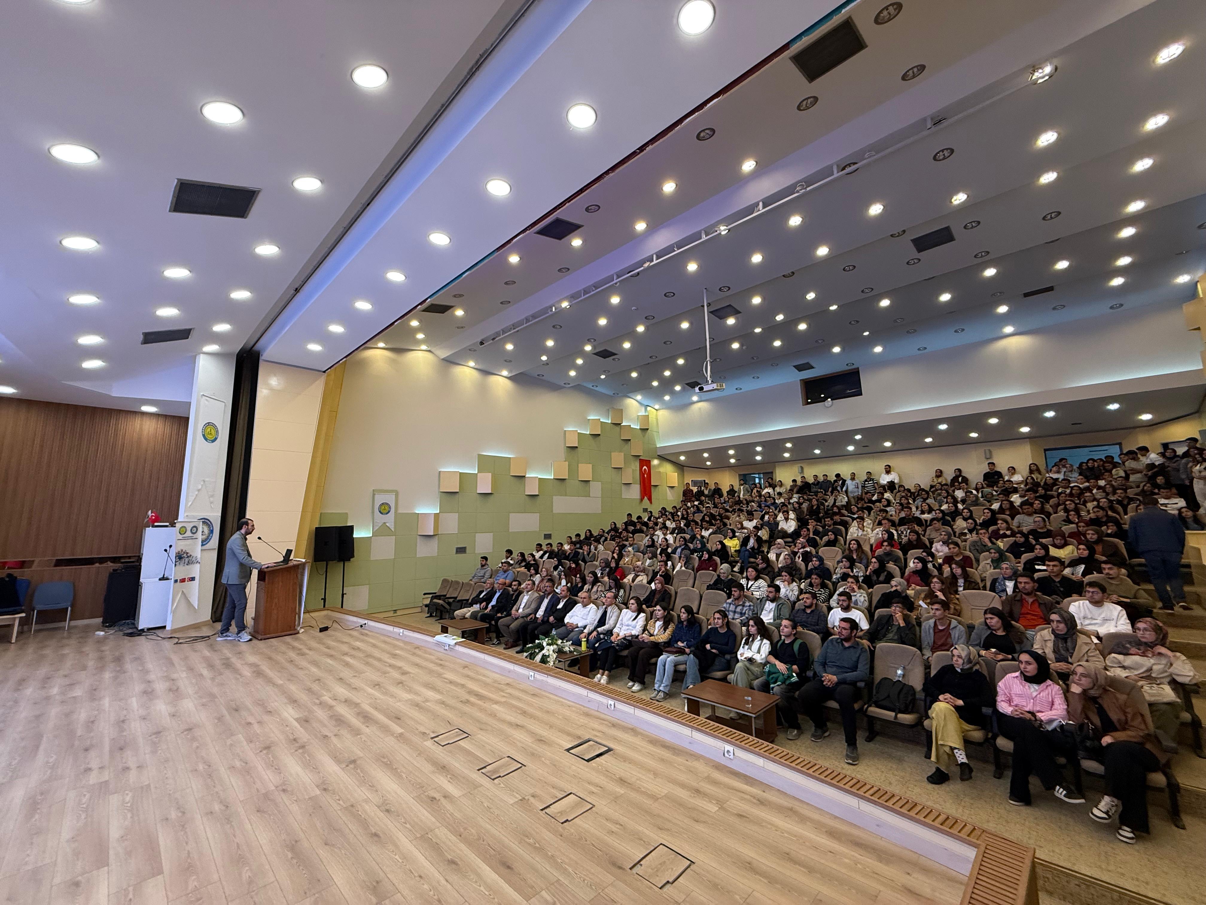 Harran Üniversitesi’nde “Yükseköğretimde Öğrenci Hareketliliği” Bilgilendirme Toplantısı Gerçekleştirildi